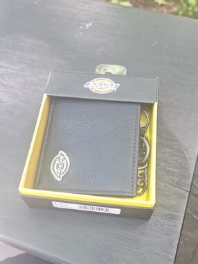 Dickies Black Leather Wallet with Key Ring